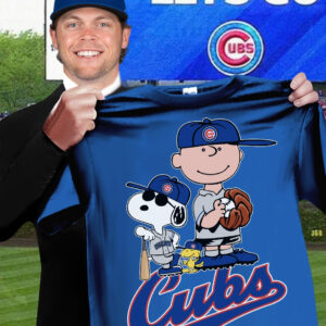 Chicago Cubs Snoopy Peanuts T-Shirt Cute Baseball Lovers Gifts For Cubs Fans Father's Day