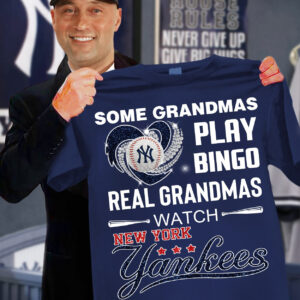 Real Grandmas Watch New York Yankees T-Shirt Funny Gifts For Grandma Yankees Fans